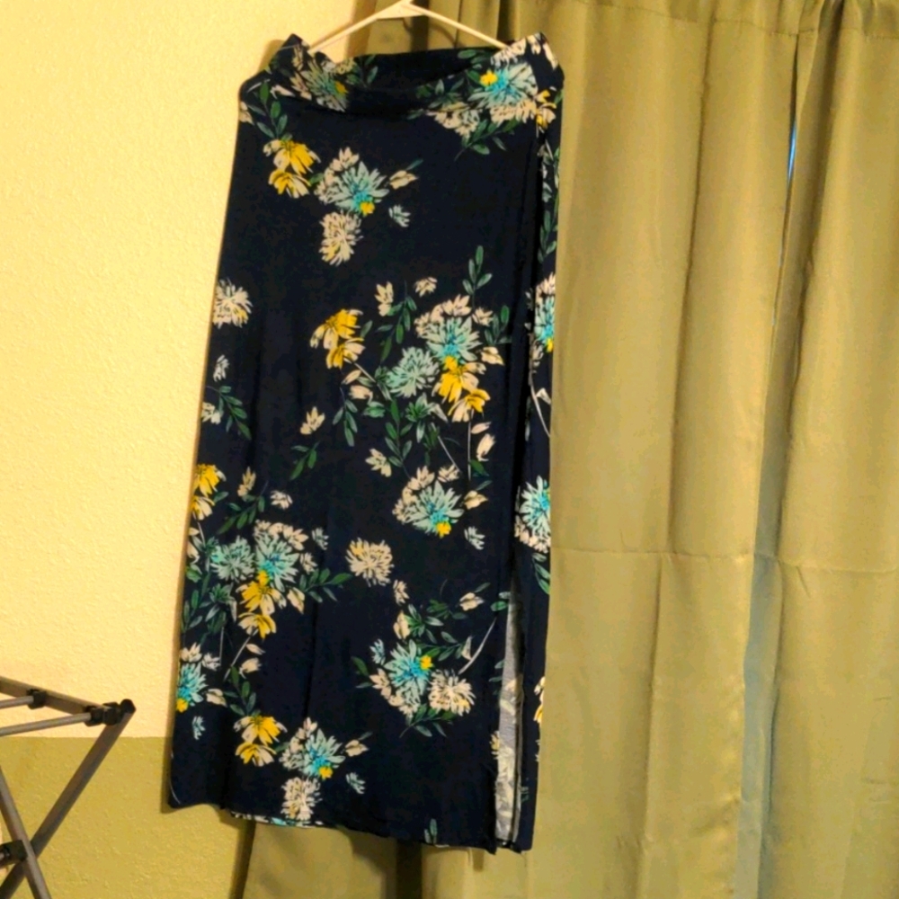 Flowered Maxi skirt